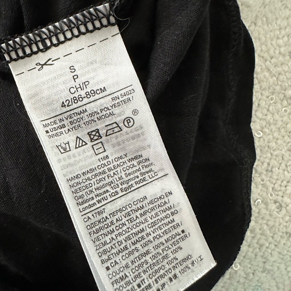 Black top - Picture 4 of 4